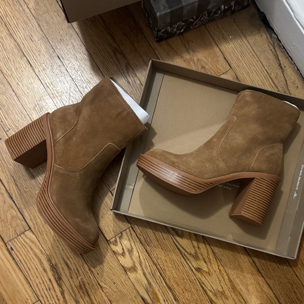 Dolce Vita suede boots